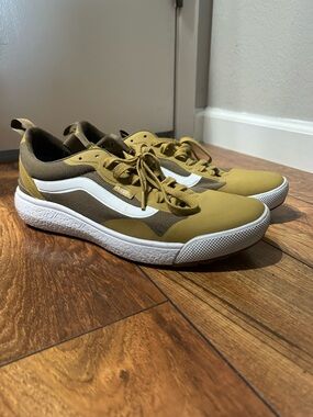 Vans Yellow-Tan Low Top Sneakers with White Side Stripe